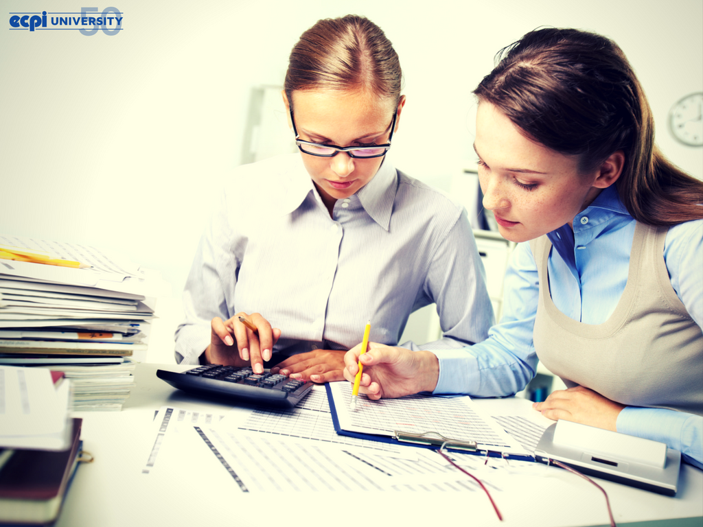 Qualifications and Salary of an Accounting Clerk
